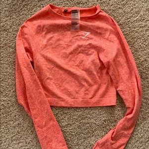 Gym shark long sleeve crop top